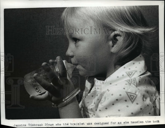 1989 Press Photo Jessica Timbrook wears her father's invention, Dropper Stopper - Historic Images