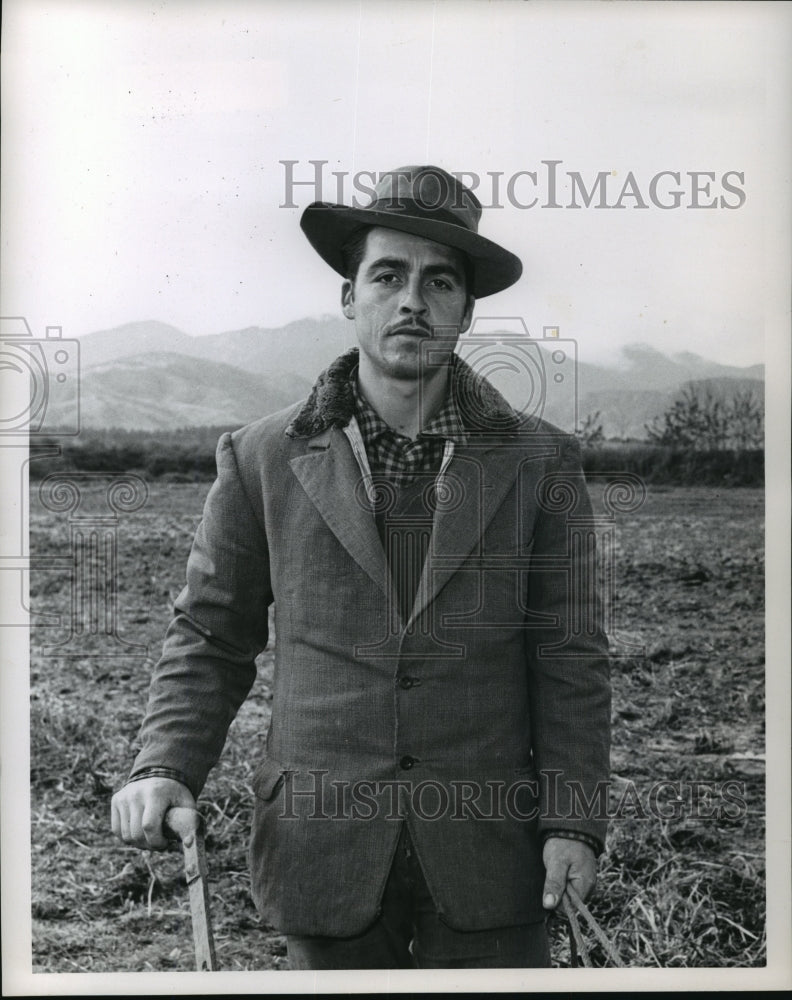1964 Press Photo Mario YaÃƒÆ’Ã‚Â±ez, is a typical Chilean campesino - mja11156 - Historic Images