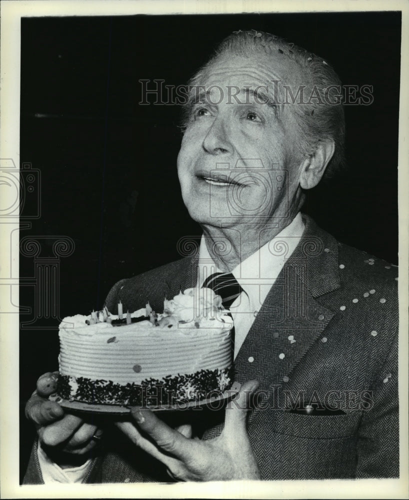 1983 Press Photo Show business legend Milton Berle in Goodnight Grandpa-Historic Images
