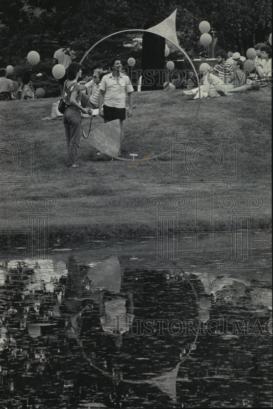 1984 Press Photo Friends of Art Garden Party at Bradley Sculpture Garden - Historic Images