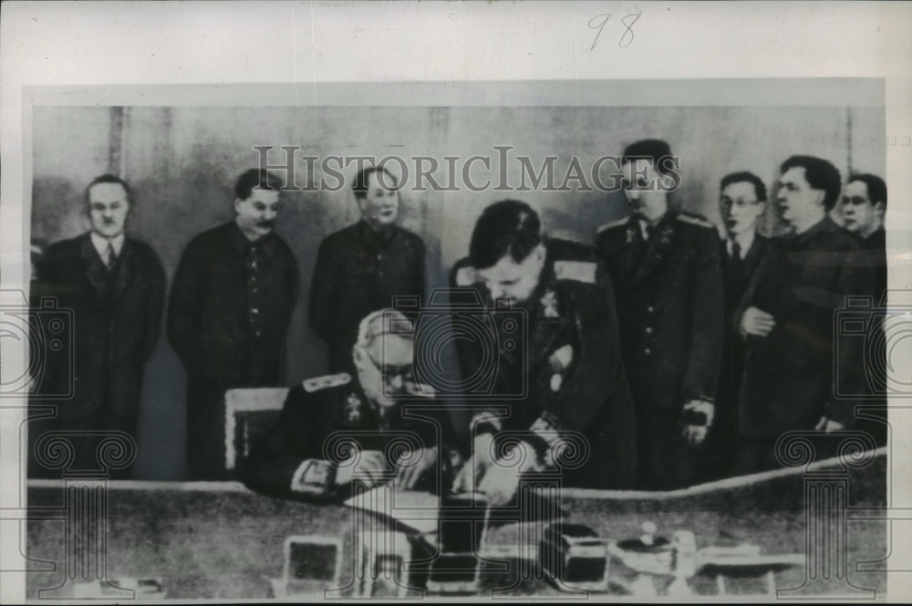 1950 Press Photo Signing of the 30 year alliance between Russia & Communist Chin-Historic Images