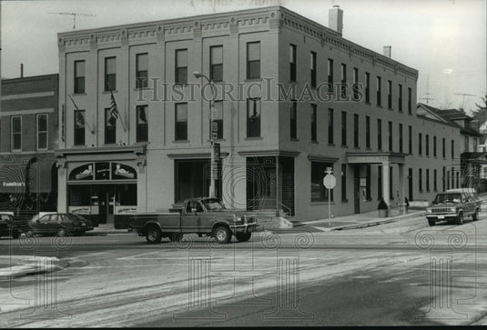 1992 Press Photo The Whiting Hotel, now converted to 11 apartments - mja11989-Historic Images