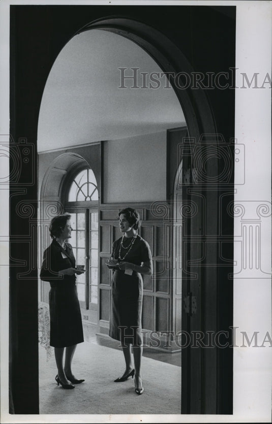 1962 Press Photo Mrs TL Tolan Jr & Mrs Stanley Berlow - mja12237 - Historic Images