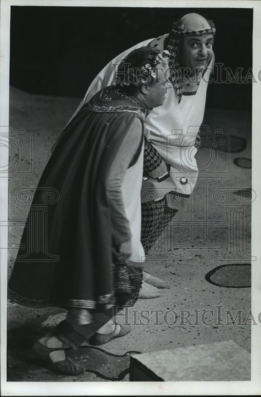 1973 Press Photo Scene from "A Funny Thing Happened On The Way to the Forum" - Historic Images