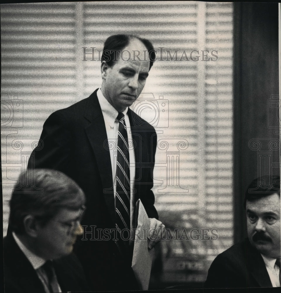 1992 Press Photo Jesse M. Anderson arrives in Circuit Court - mja12452 - Historic Images