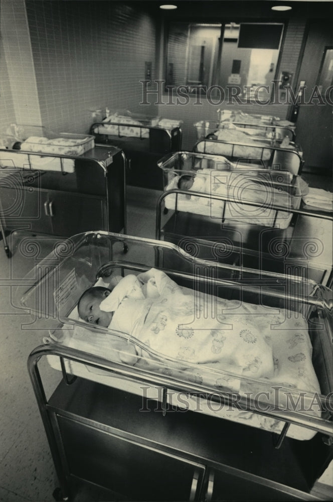 1987 Press Photo Nurseries in the US are less crowded with a 1.8 birth rate-Historic Images