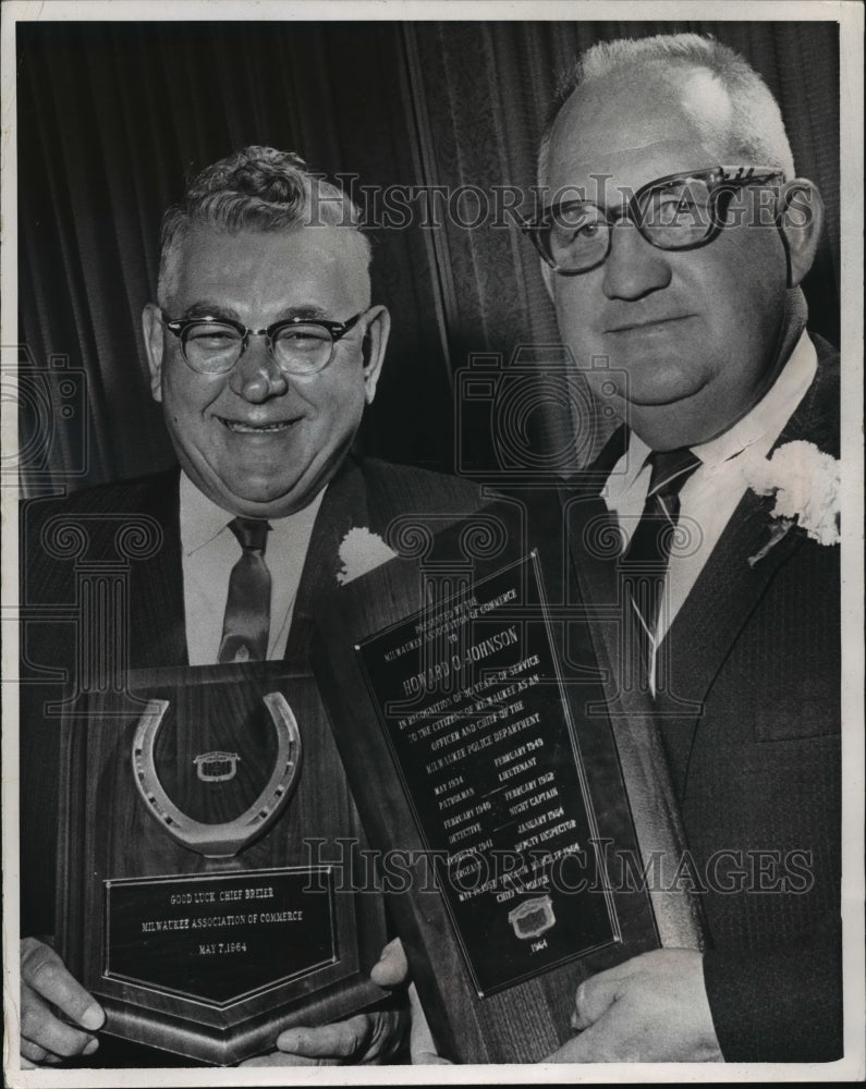 1964 Press Photo Mil Pol Chief Harold A Breier & former chief Howard O Johnson-Historic Images