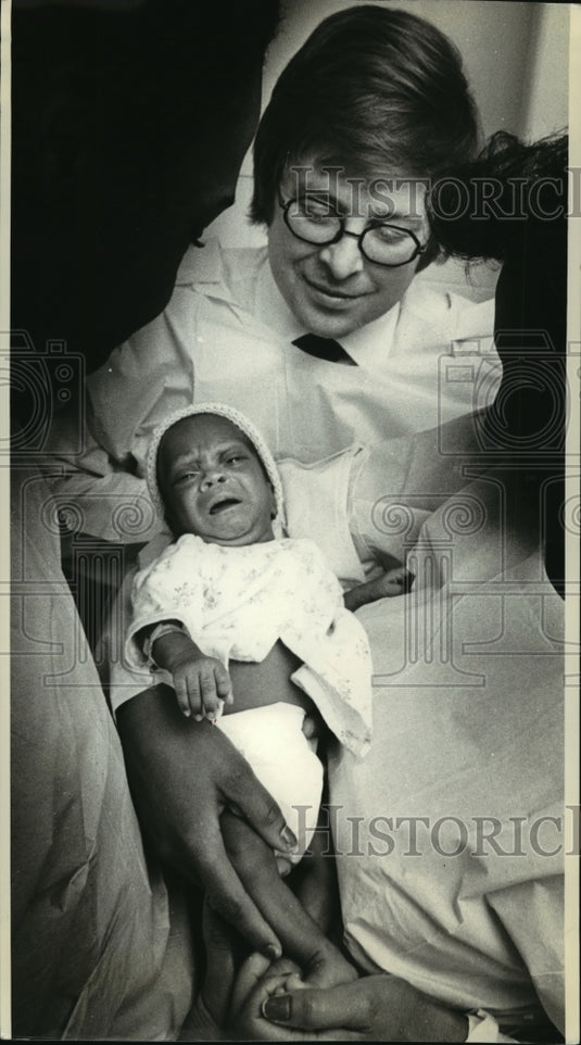 1980 Press Photo Chanda Jean, with her parents and Dr. John C. Glaspey - Historic Images