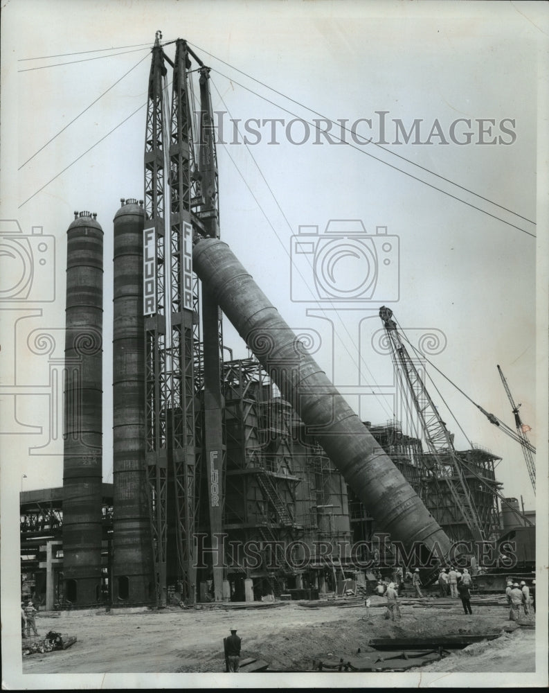 1963 Press Photo The heaviest single unit of oil industry processing equipment-Historic Images