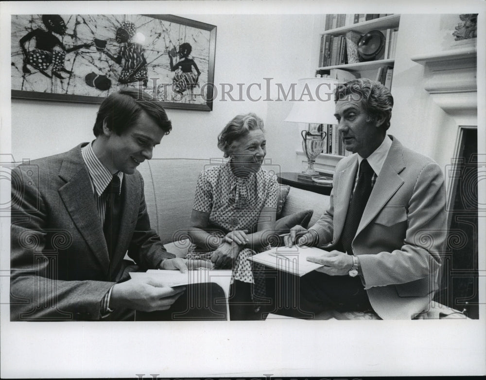 1974 Press Photo Bruno Bitker &amp; wife Marjorie &amp; their lawyer - mja12955 - Historic Images