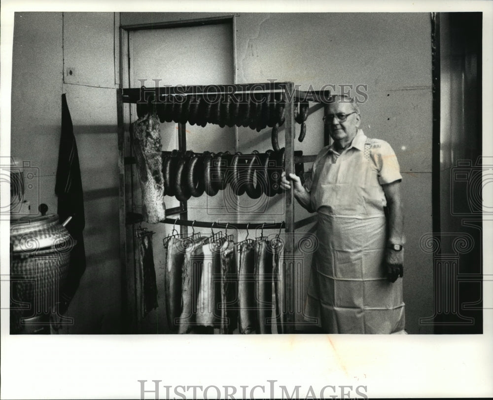 1991 Press Photo Walter Imberger makes 56 kinds of sausage in his shop - Historic Images