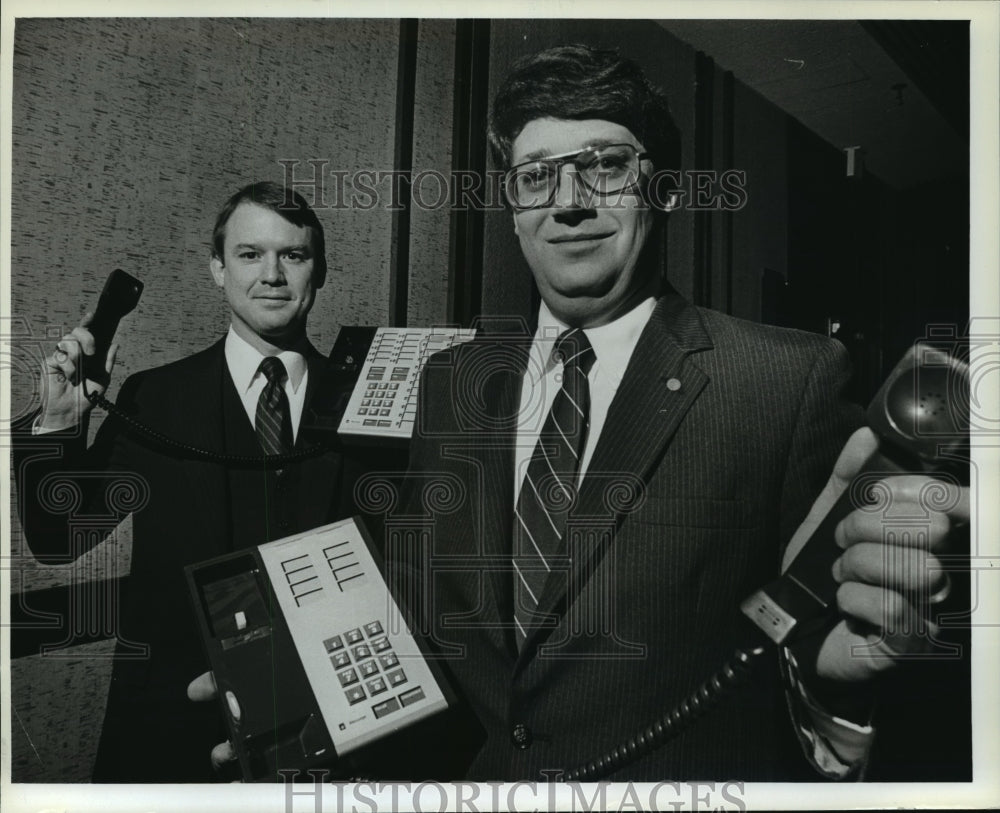 1983 Press Photo Richard C. Notebaert and Robert L. Wolters - mja12990 - Historic Images