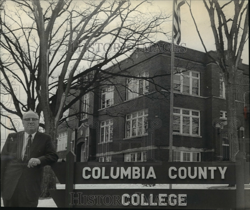 1969 Press Photo Lewis Walters pres, The Columbia County Teachers College - Historic Images