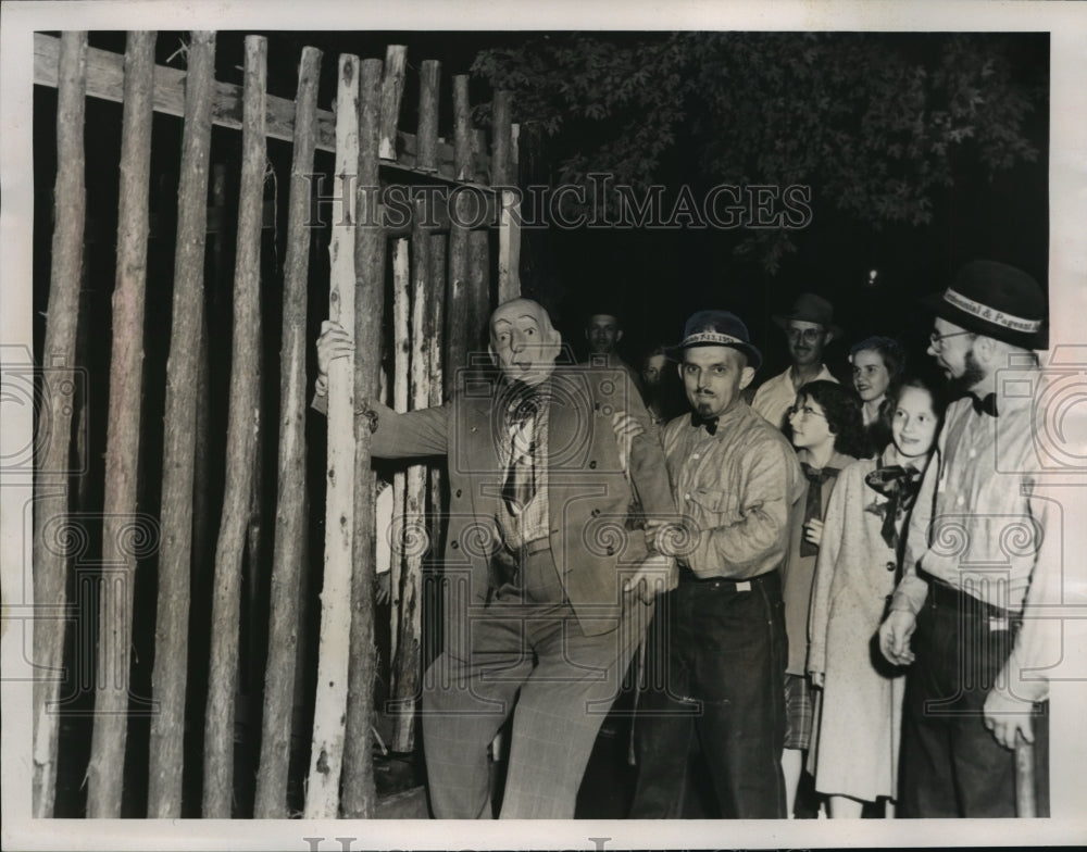 1952 Press Photo Gordon Nickjohn after his Kangaroo Court hearings - mja13302 - Historic Images
