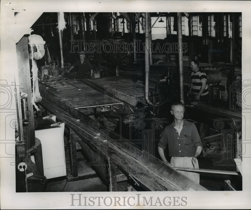 Press Photo A manufacturing factory - mja13318 - Historic Images