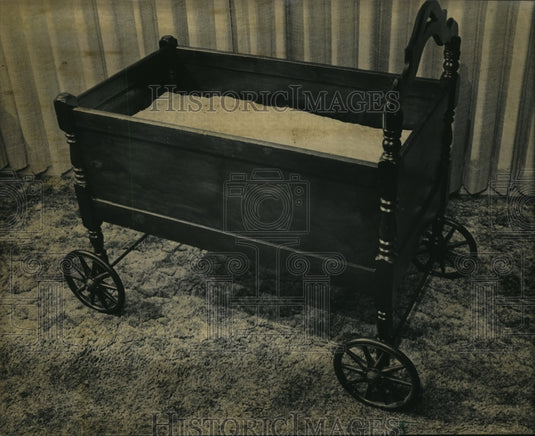 1986 Press Photo Penny Larmore's cradle has rocked four generations - mja13343-Historic Images