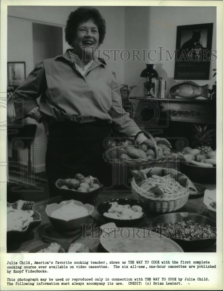 1985 Press Photo Julia Child is some of the best cooking video cassettes-Historic Images