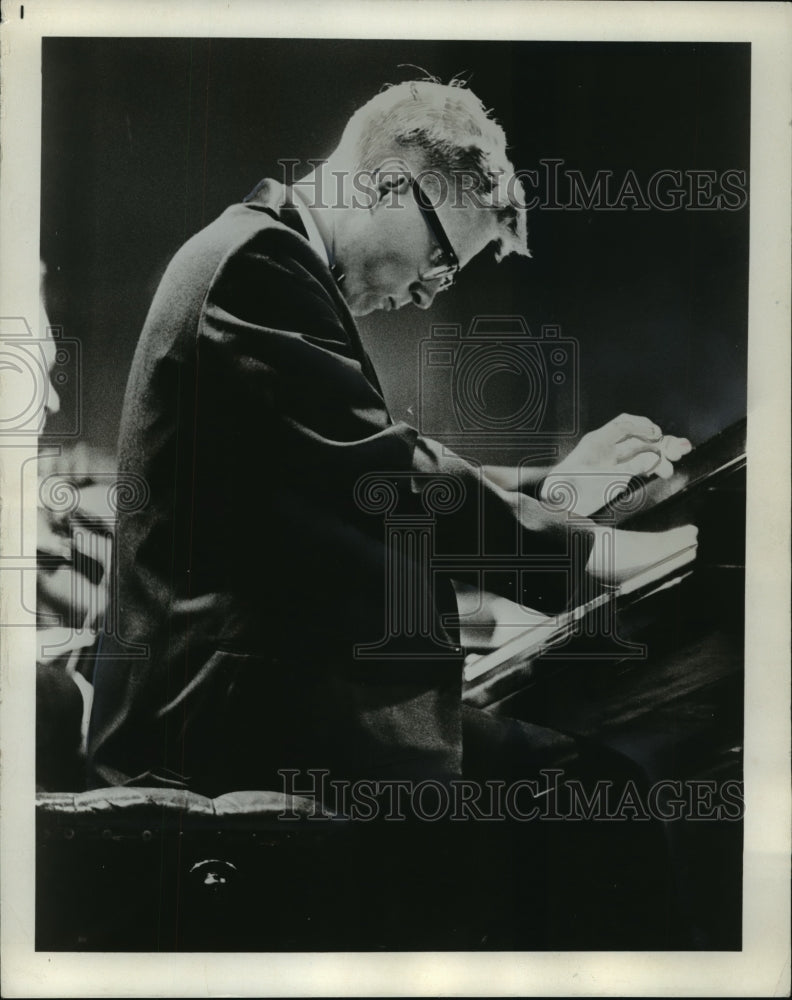 Press Photo Milwaukee Pianist Ralph Votapek - mja13969-Historic Images