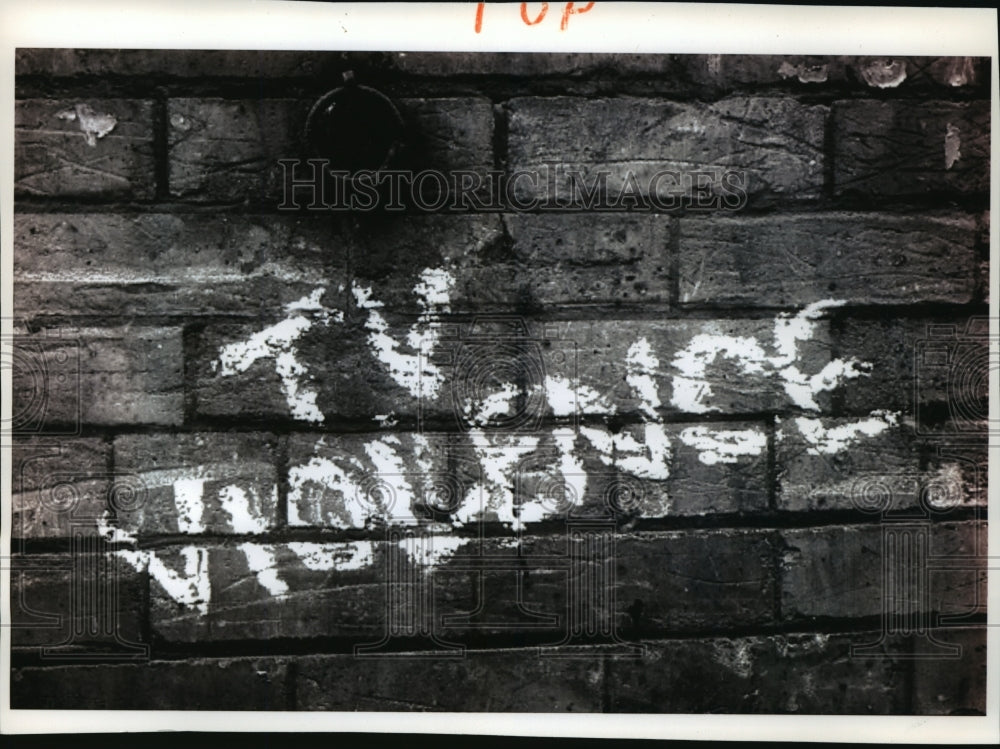 1993 Press Photo &quot;TV Violence&quot; sign - mja14237-Historic Images