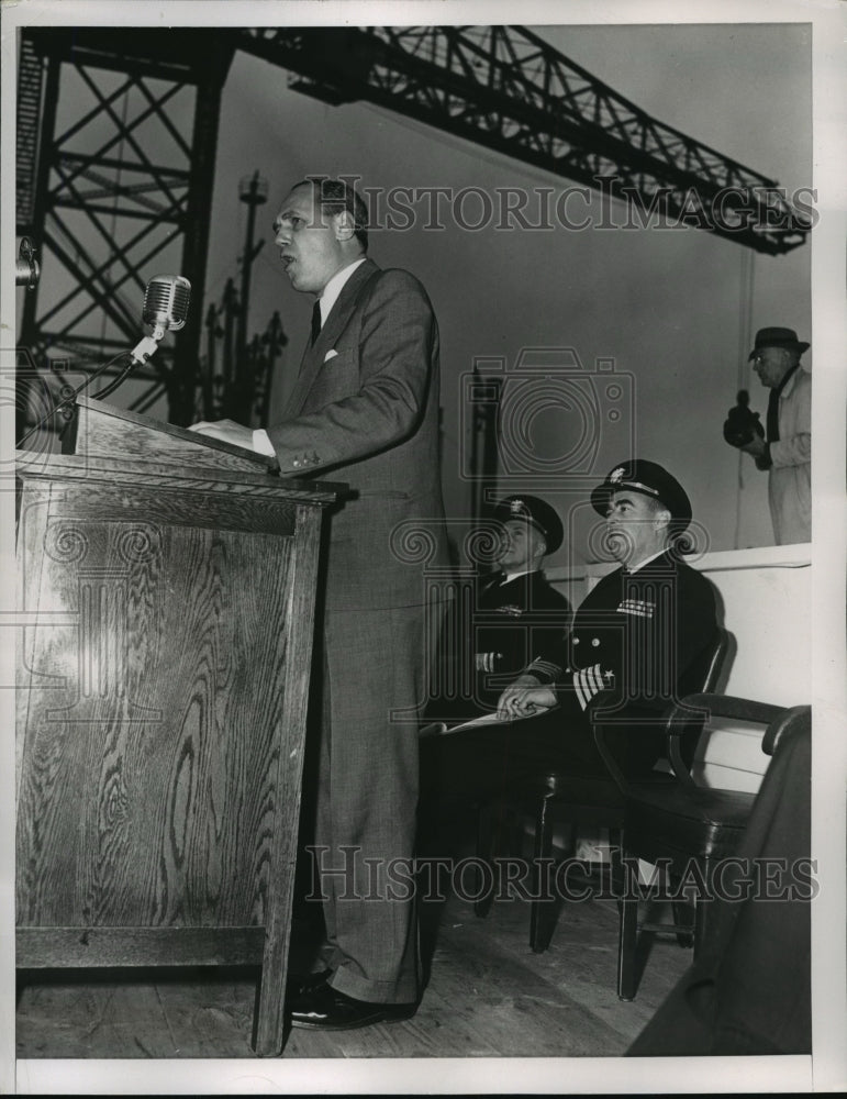 1951 Press Photo Gov Walter Kohler at USS Wisconsin recommissioning ceremonies - Historic Images