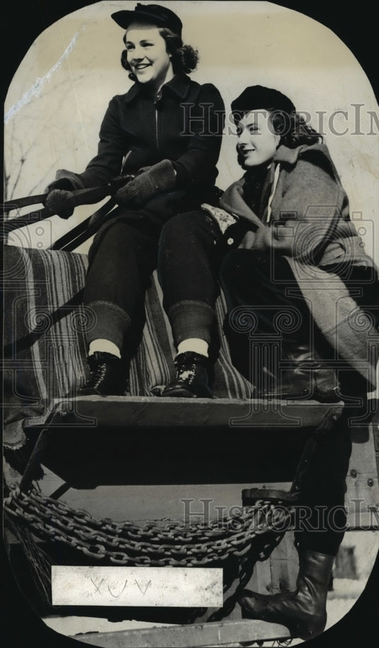 1969 Press Photo Giddap! Cry Hostes Joan Kayser & Anne Wiebrecht - mja14565-Historic Images