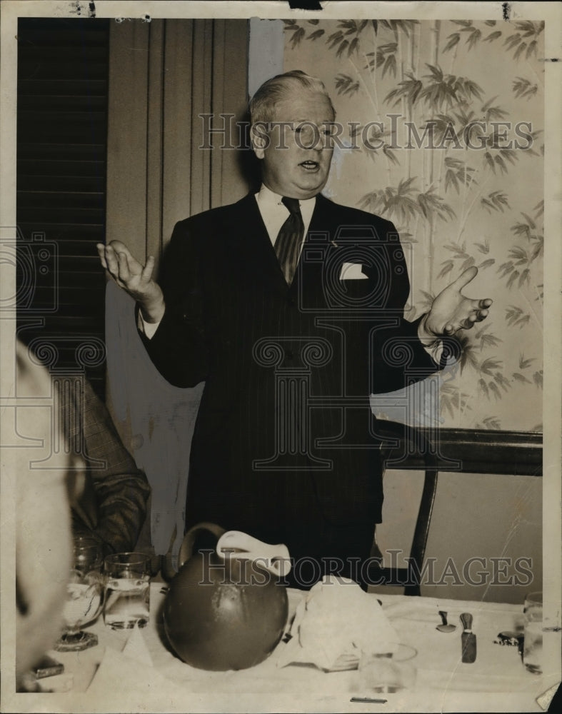 1948 Press Photo Former Governor Philip La Follette of Wisconsin at Mil Bar Ass - Historic Images