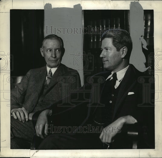 1935 Press Photo Circuit Judge William R Foley of Superior & Gov Phil LaFollette - Historic Images