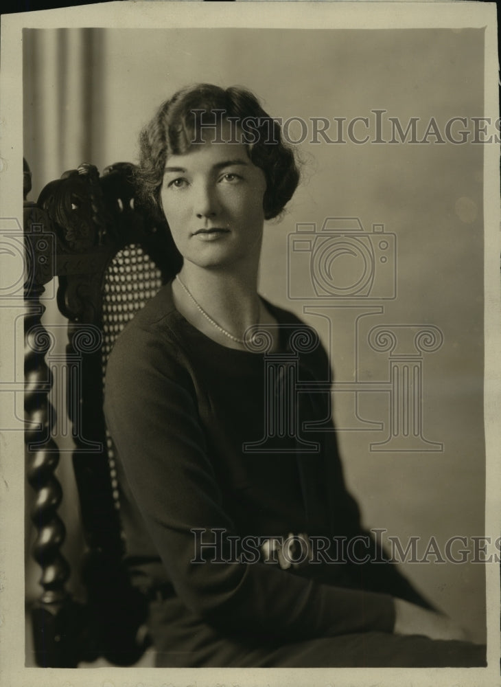 Mrs G Carl Kuelthau, Junior League member  - Historic Images
