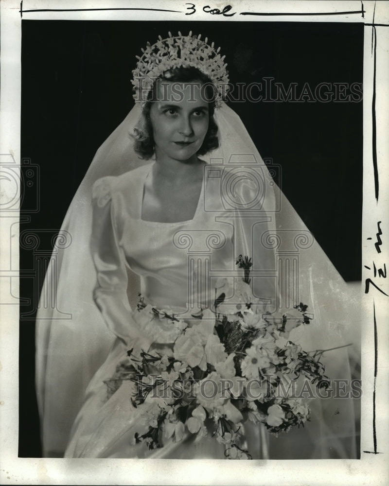 1941 Press Photo Wedding of Mrs. David Allerton Hyde - mja14881-Historic Images