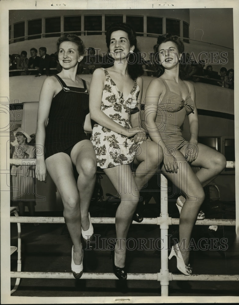 1942 Press Photo Rose Chandek, Dorothy Mrvosh &amp; Charlotte Lemmer - mja14976-Historic Images