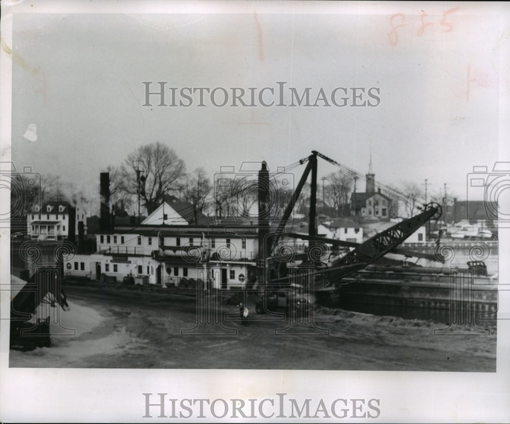 1958 Press Photo Kewaunee, dredge of Army Corps of Engineer at work in Kenosha-Historic Images