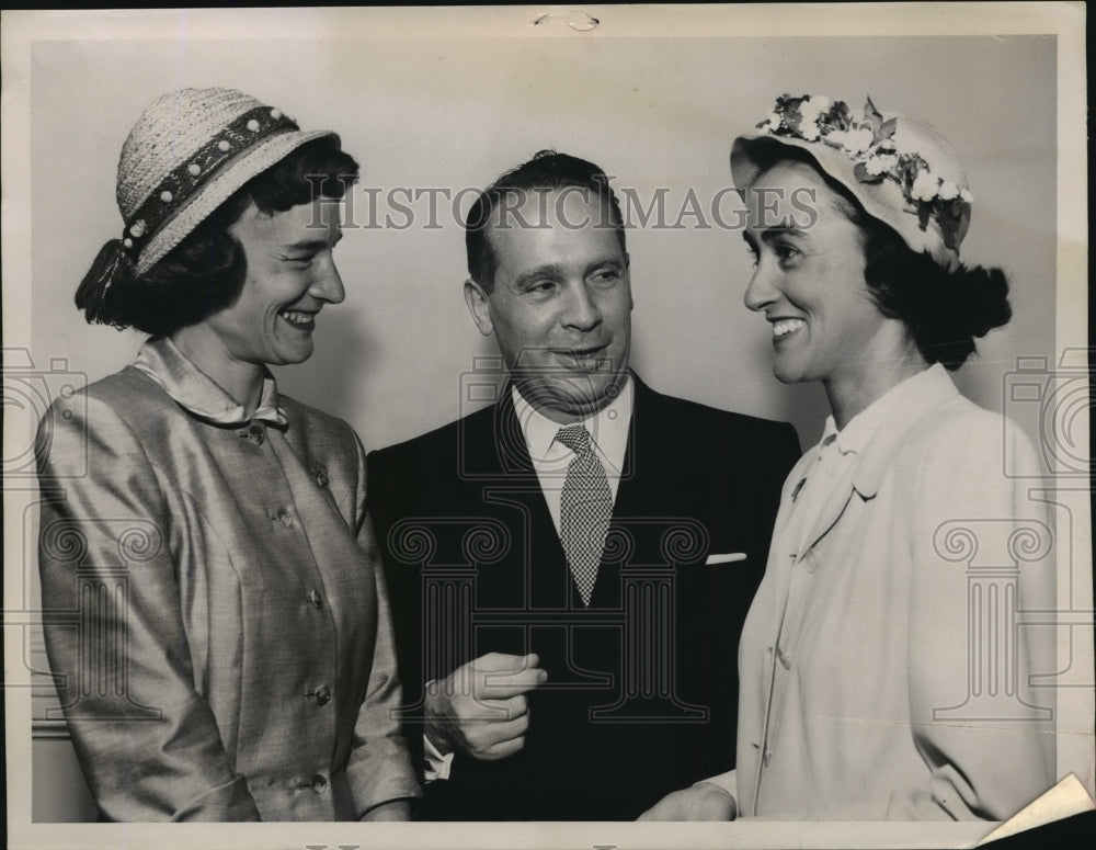 1953 Press Photo Mrs. John Lone, James Narthy &amp; Mrs. Goeres Hayssen - mja15366 - Historic Images