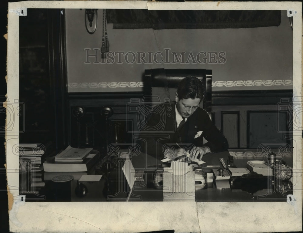 1930 Press Photo Philip Fox LaFollette, elected Governor of Wisconsin in his ofc-Historic Images