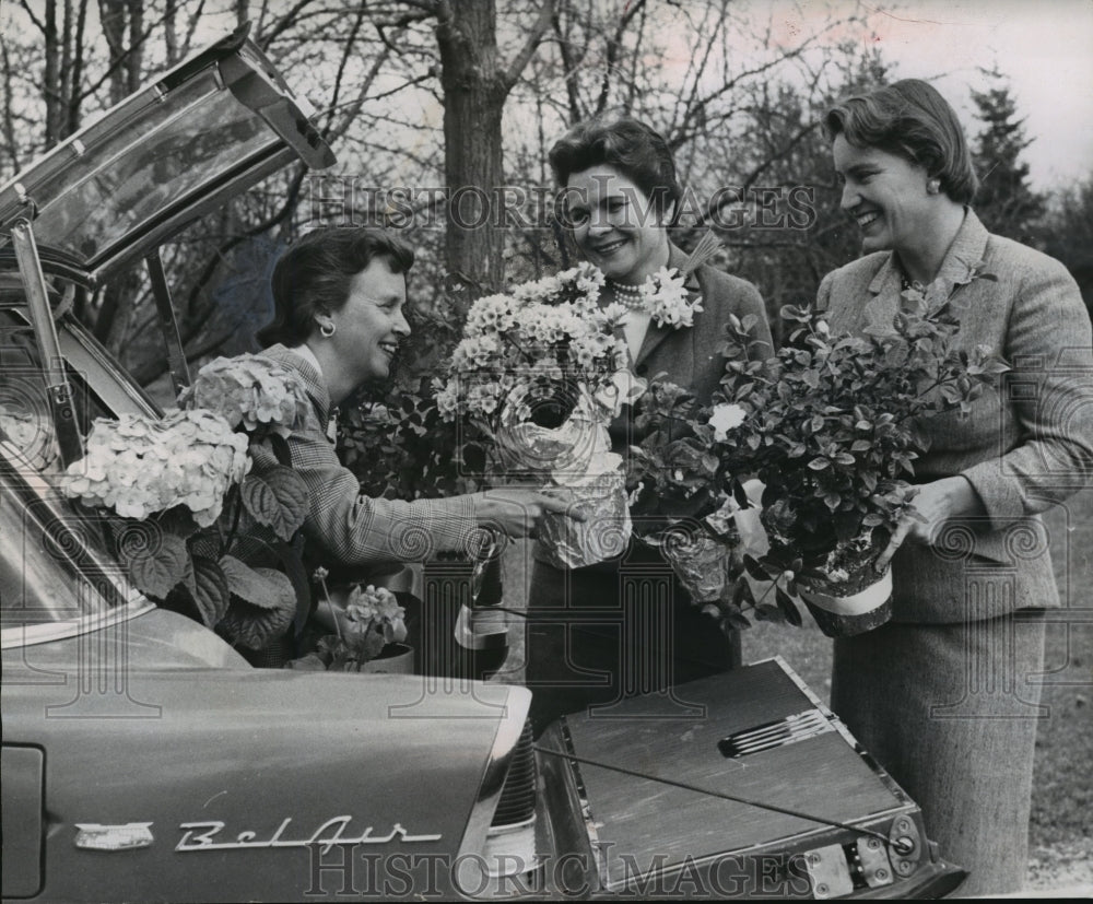 1956 Press Photo Mrs.Robert W. Kasten,Mrs.Roger C Mixter,Mrs. James F Kieckhefer-Historic Images