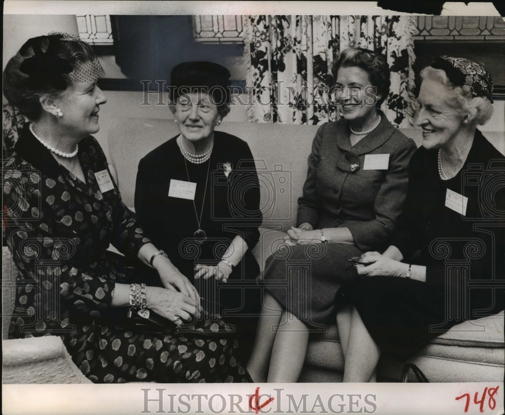 1958 Press Photo Mrs Randolph C Harrison president of the Garden Club of America- Historic Images