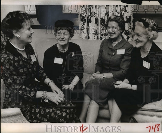 1958 Press Photo Mrs Randolph C Harrison president of the Garden Club of America- Historic Images