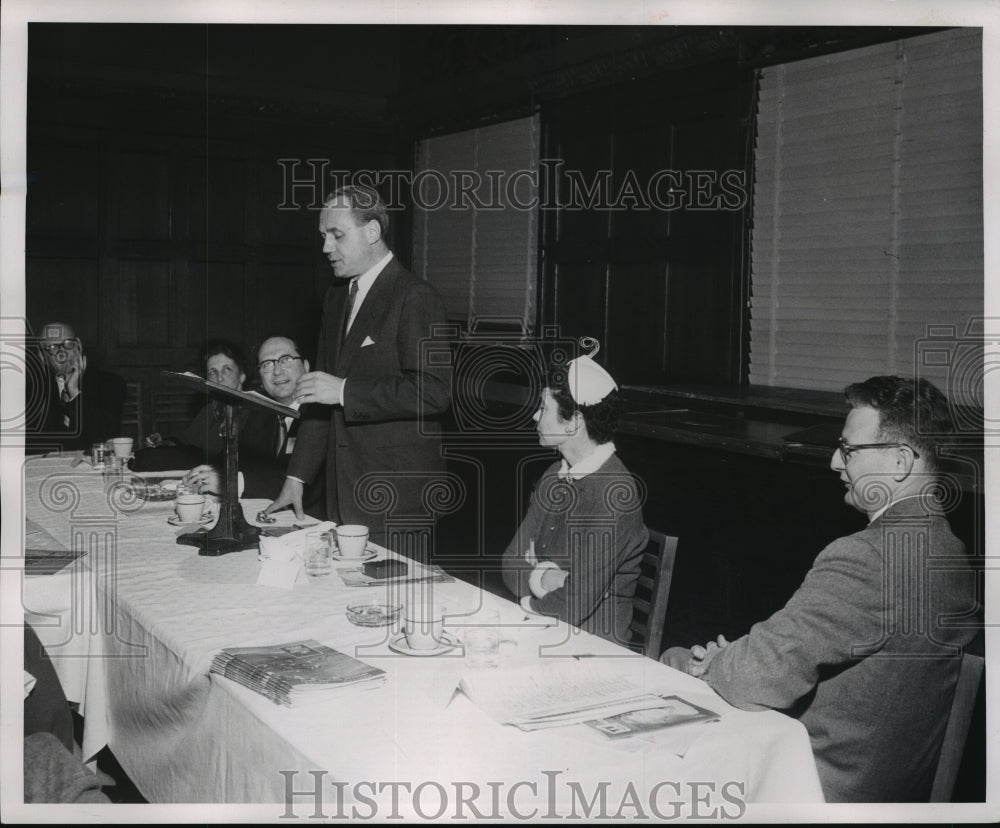 1957 Press Photo E.B. Fred, Mrs. Jeanne Heal, Ben Laird, Gov. and Mrs. Kohler - Historic Images