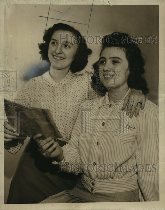 1940 Press Photo Emerence Polczynski & M. Zauner arrange Business Club party-Historic Images