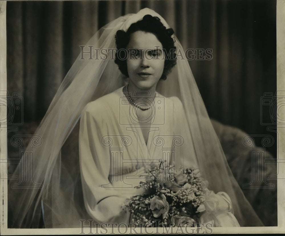 1941 Press Photo Betty Moeller, now Mrs. S. Arthur Hokanson - mja16255 - Historic Images