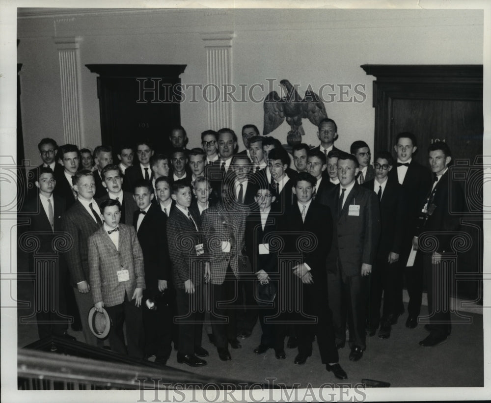 1960 Press Photo Junior Diplomats w/ John Hay Whitney US Amb Court of St James- Historic Images