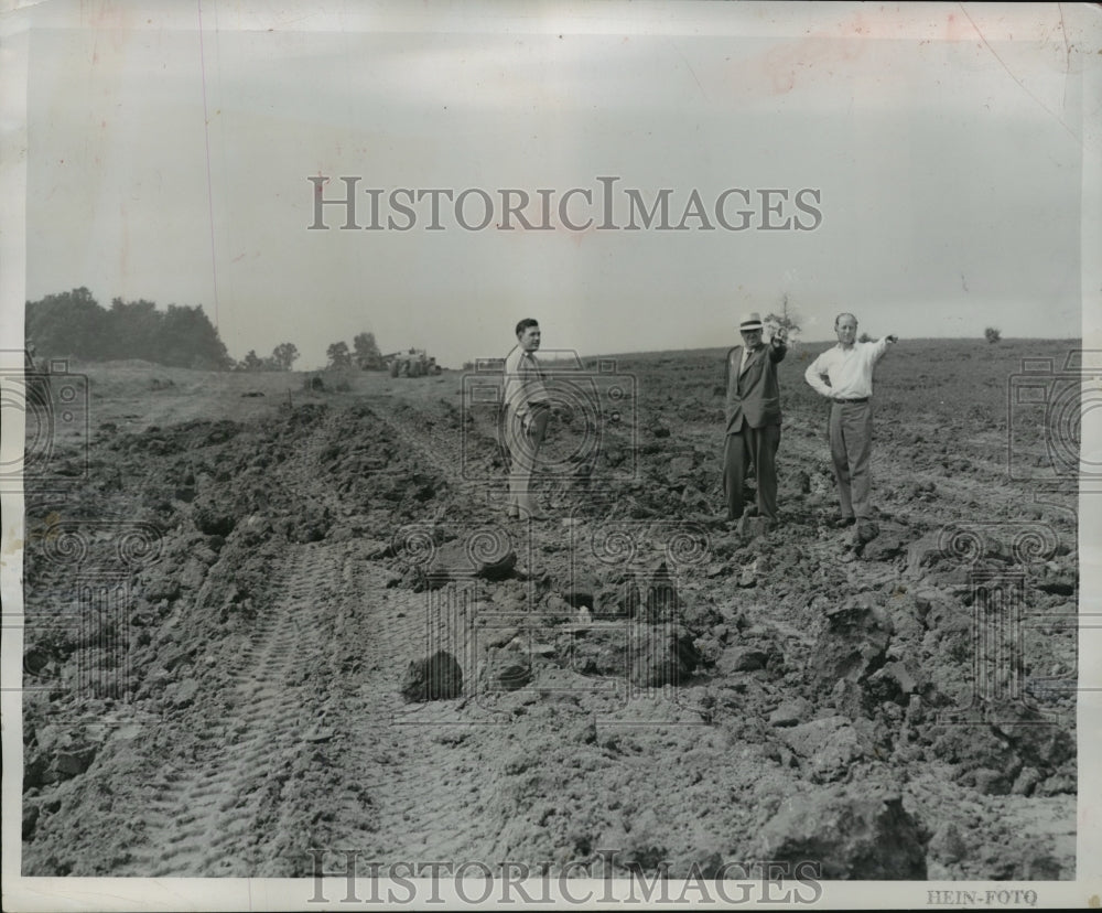 1951 Press Photo Construction of Fond du Lac&#39;s superhighway - mja16453 - Historic Images