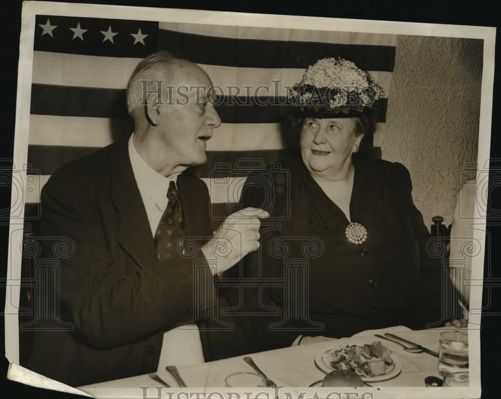 Press Photo Officials at a party - mja16537-Historic Images