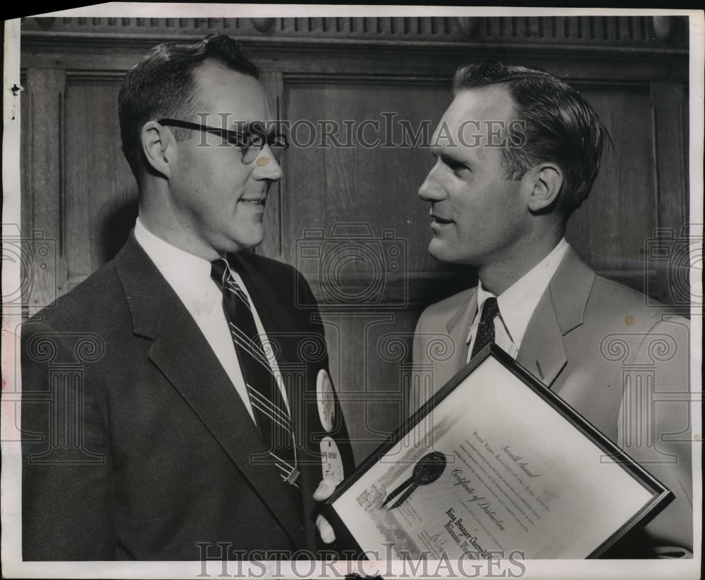 1955 Press Photo Robert W Braeger, GM &amp; sec-treas of King Braeger Chevrolet Co - Historic Images