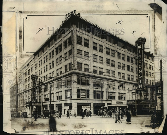 Press Photo Wisconsin Theater Bldg or Carpenter Bldg - mja16932 - Historic Images