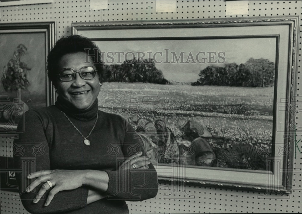 1983 Press Photo Kathryn Ward with her paintings at the King Library - mja17109 - Historic Images