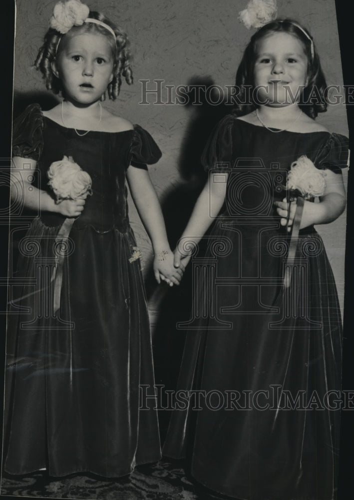 1940 Flower girls, Suzanne and Binnie Darling - Historic Images