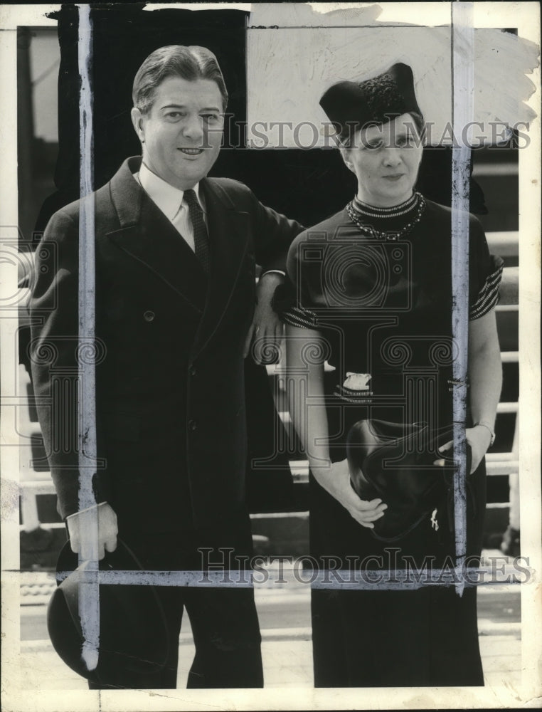 1937 Press Photo Sen &amp; Mrs Robert M LaFollette aboard the SS Washington - Historic Images