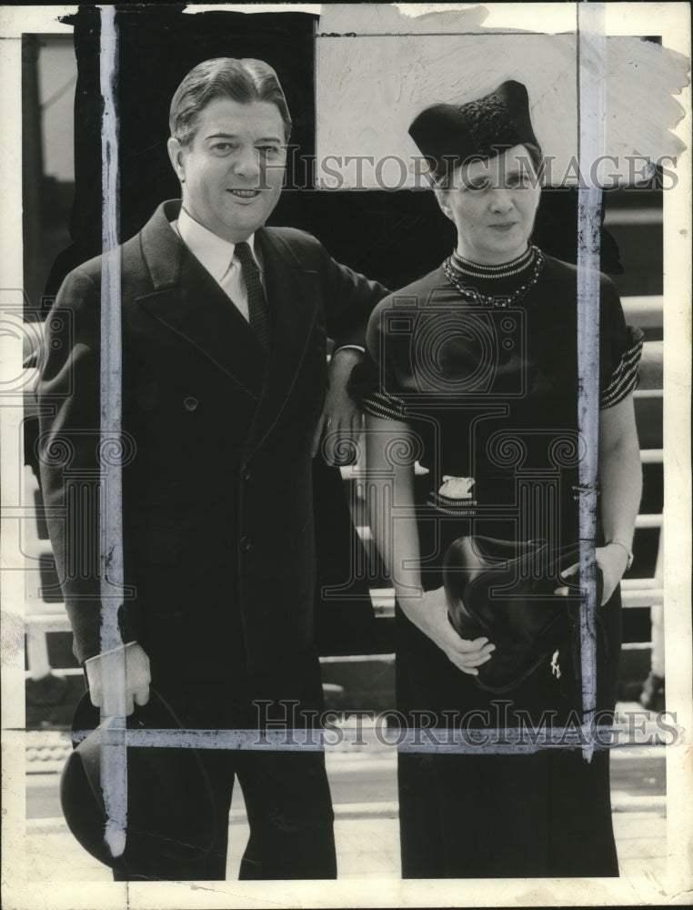 1937 Press Photo Sen & Mrs Robert M LaFollette aboard the SS Washington - Historic Images