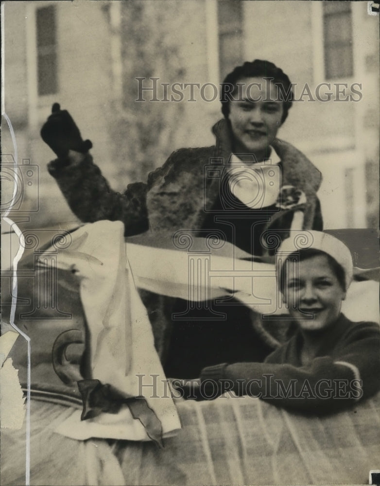 1930 Press Photo Hannah Werwath and Helen Koch - mja17673-Historic Images
