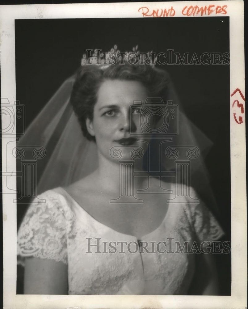 1954 Press Photo Miss Elizabeth Clark Devereux in her wedding gown - mja17996-Historic Images